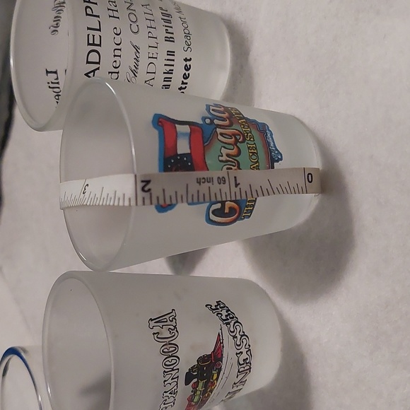 Bundle of 4 Souvenir Shot Glasses - Picture 4 of 10